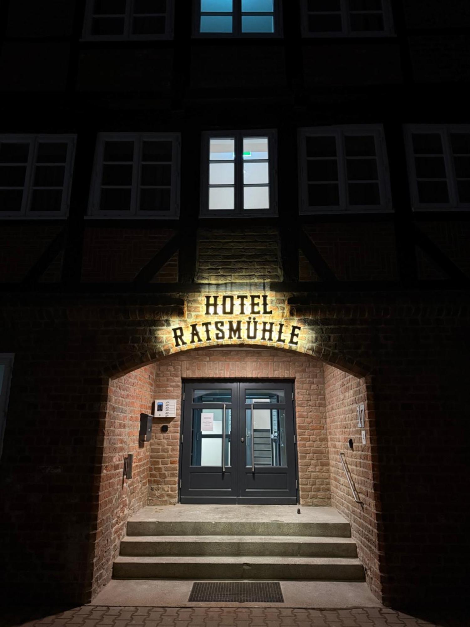 Hotel Ratsmuehle Lueneburg Экстерьер фото