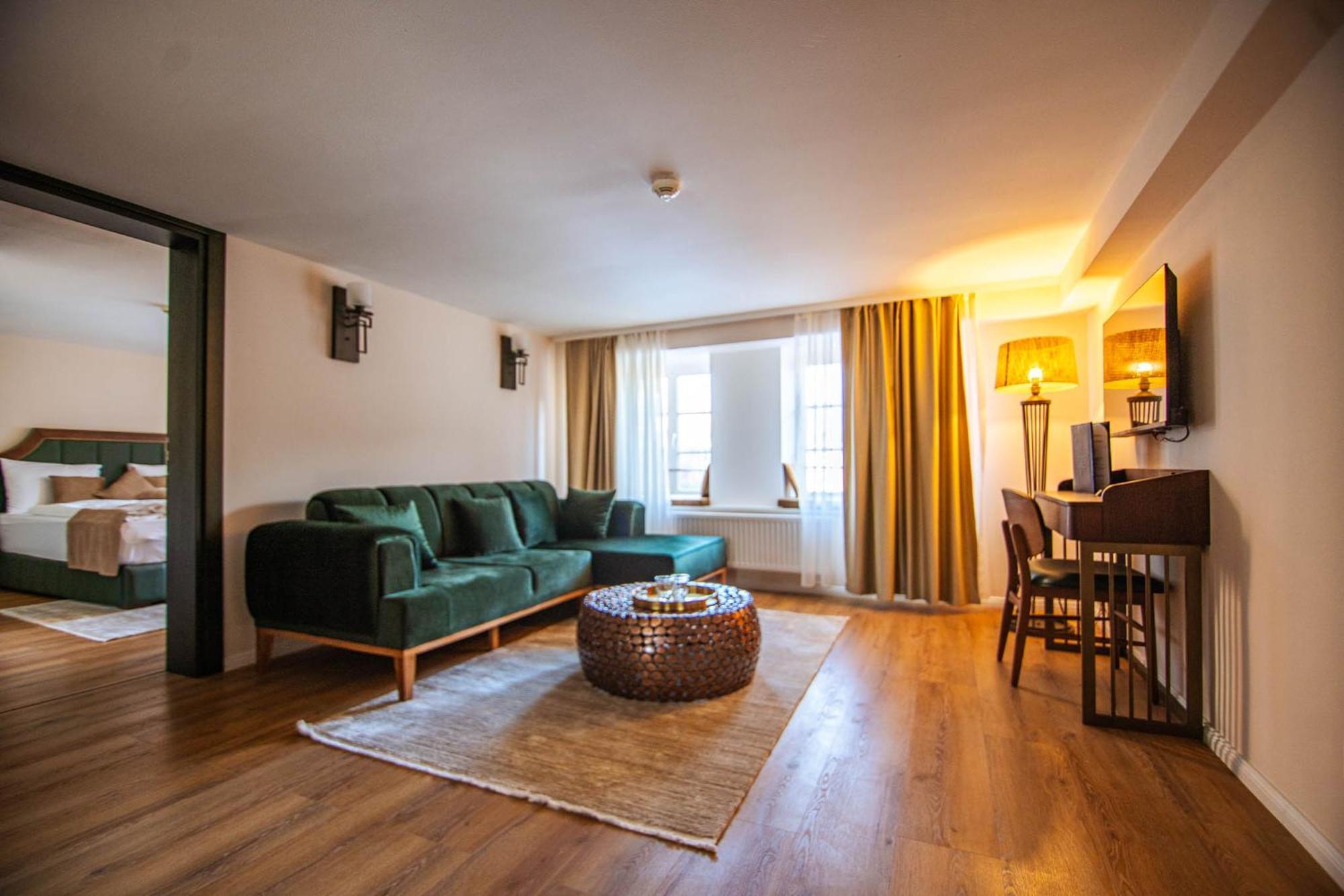 Hotel Ratsmuehle Lueneburg Экстерьер фото